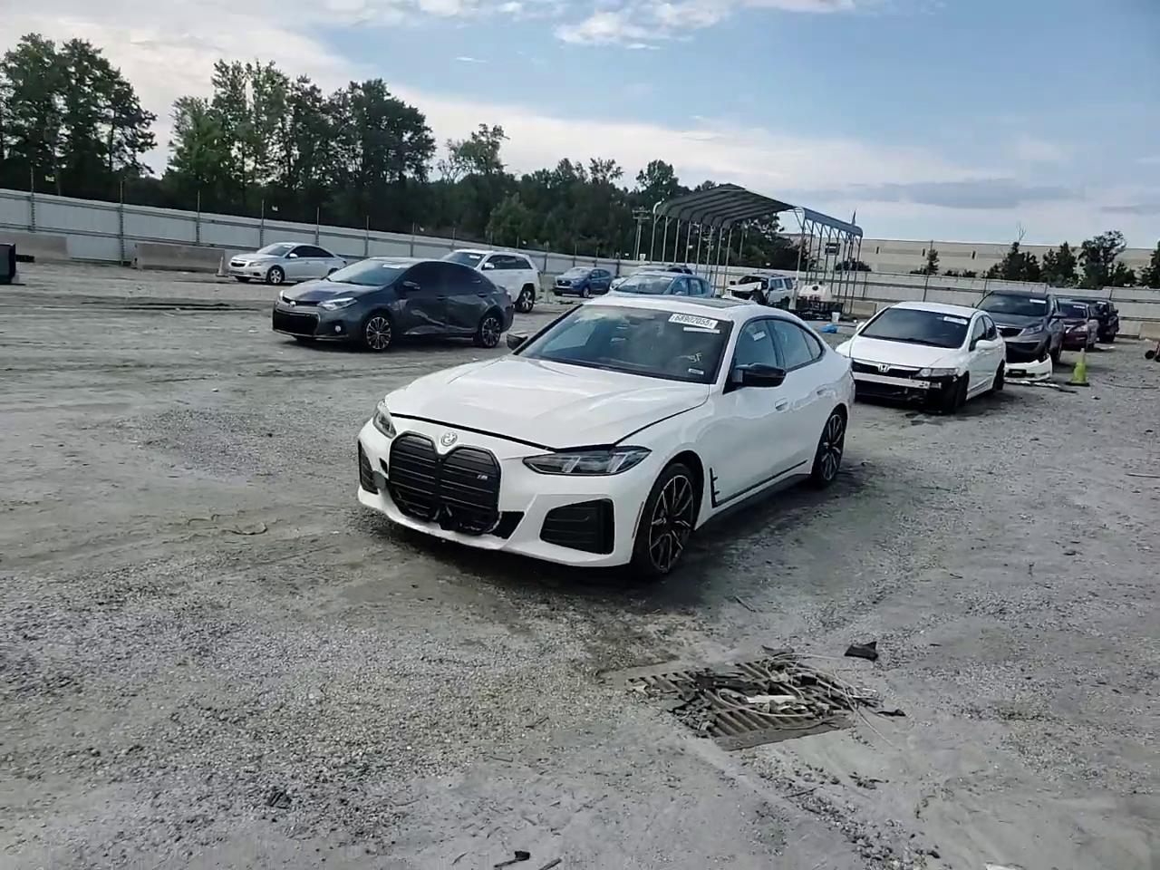 Фото: WBY33HD04SFU09209