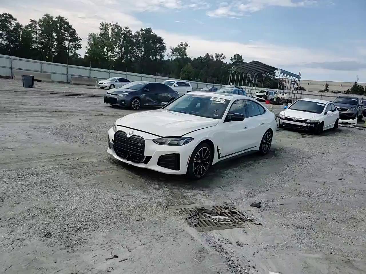 Фото: WBY33HD04SFU09209