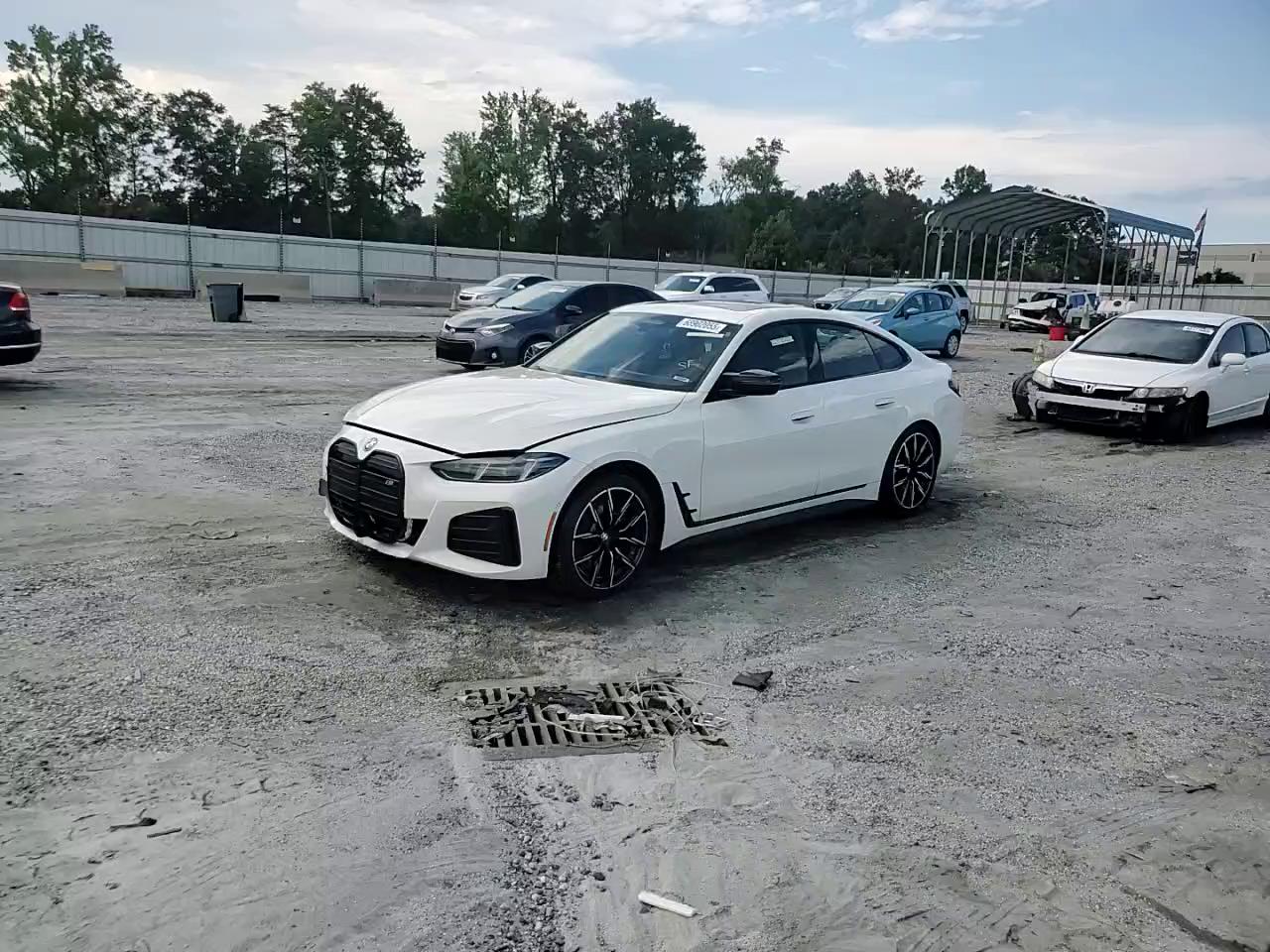 Фото: WBY33HD04SFU09209