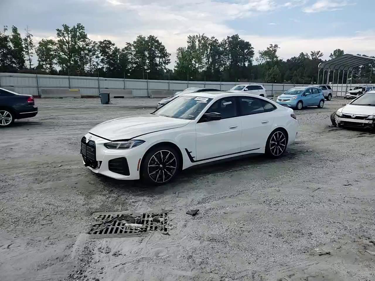 Фото: WBY33HD04SFU09209