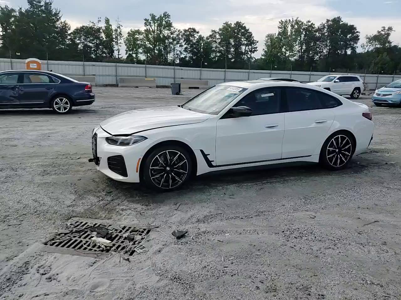 Фото: WBY33HD04SFU09209