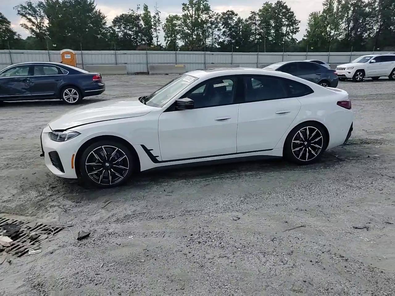 Фото: WBY33HD04SFU09209