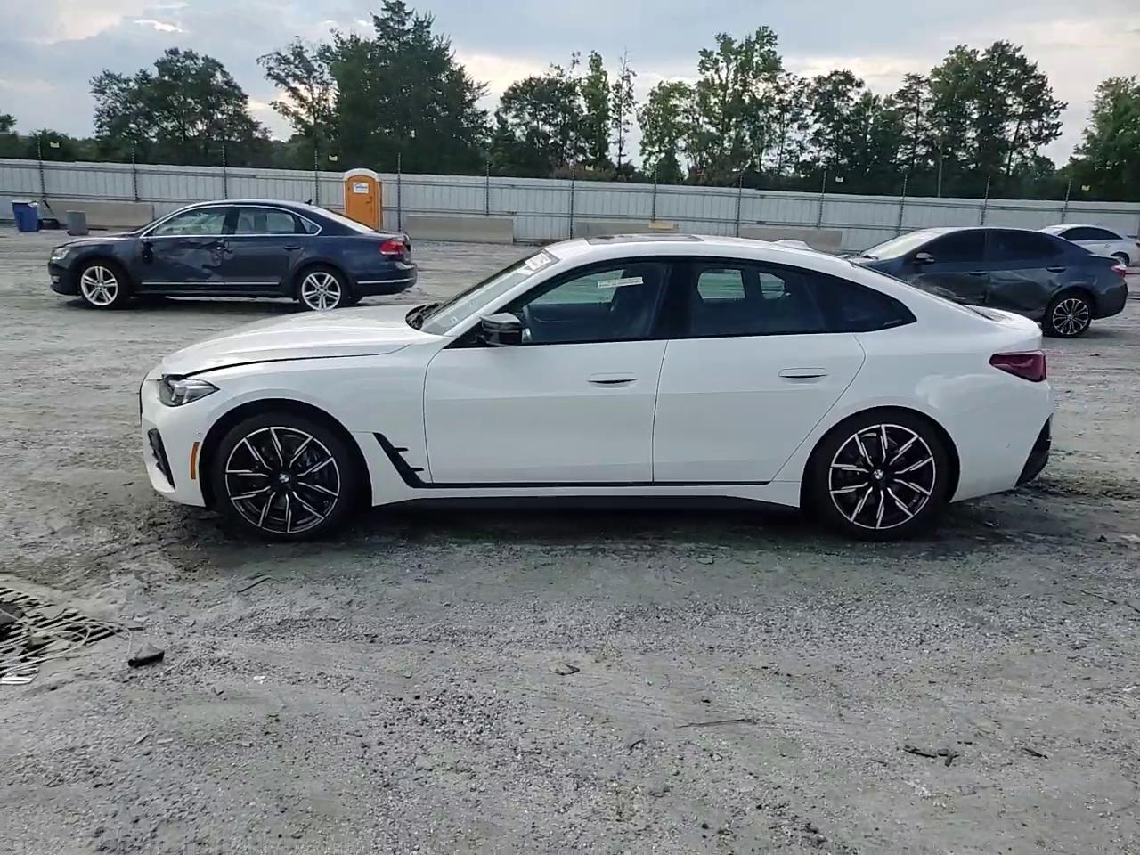 Фото: WBY33HD04SFU09209