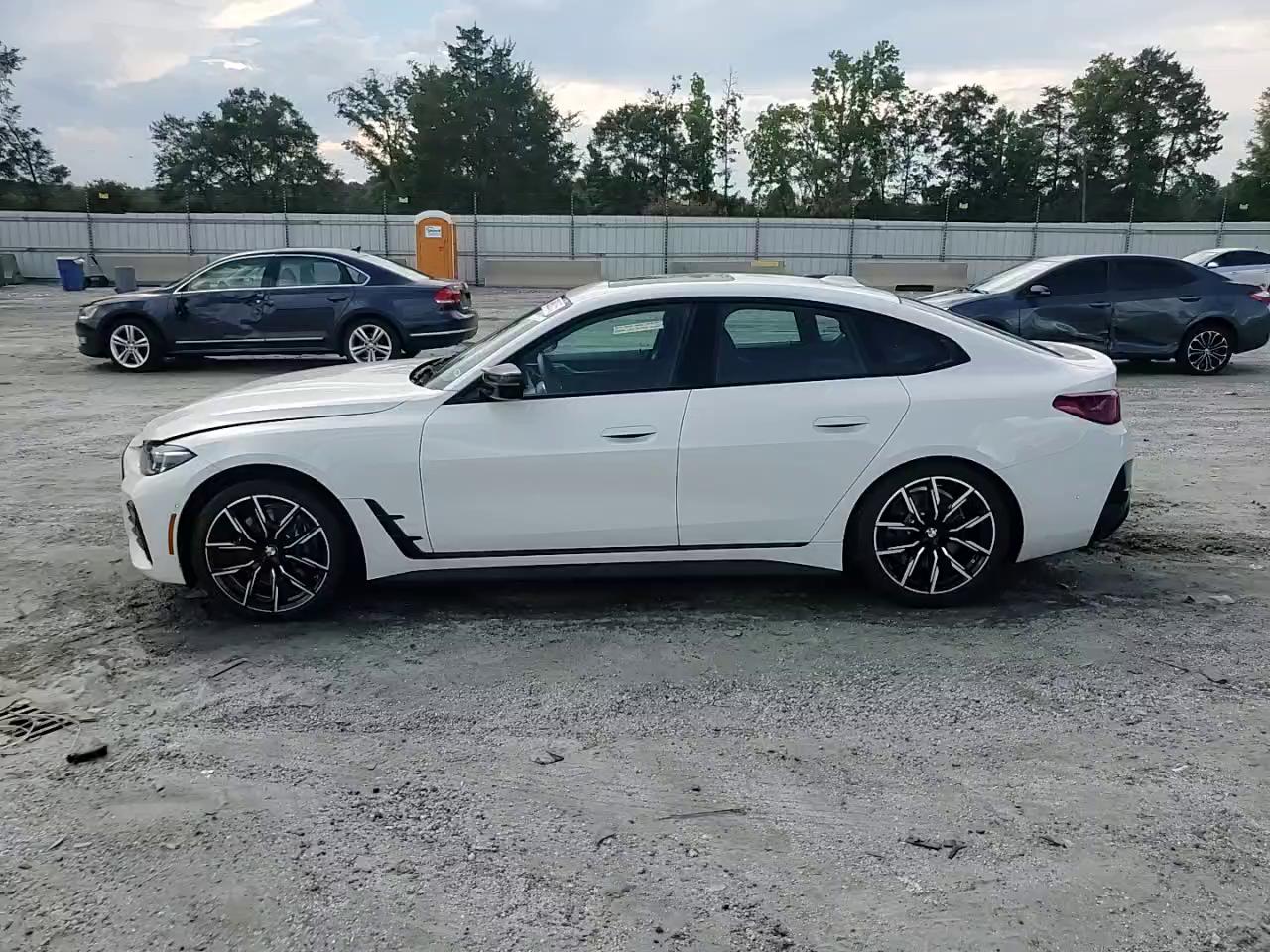 Фото: WBY33HD04SFU09209