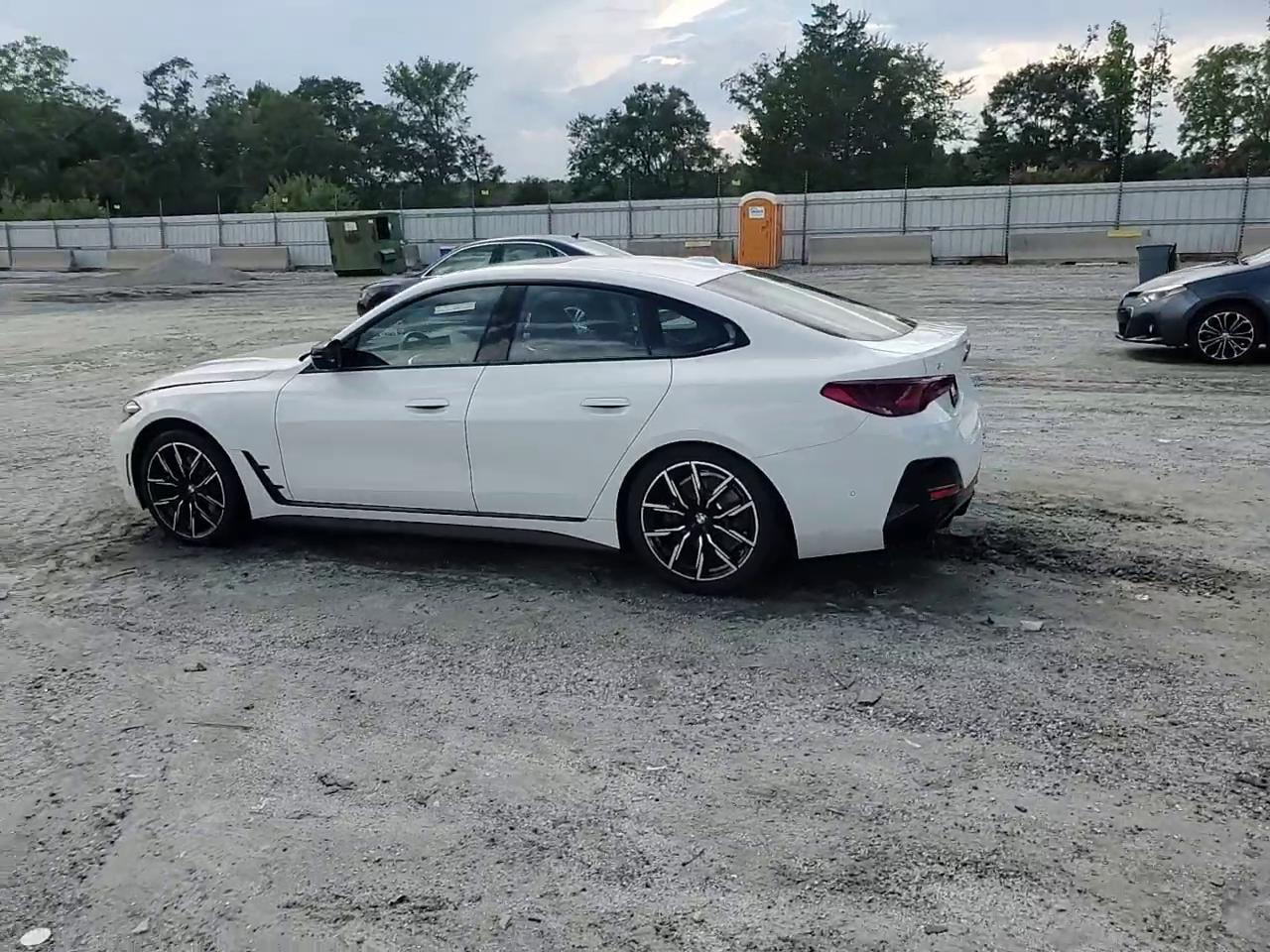 Фото: WBY33HD04SFU09209