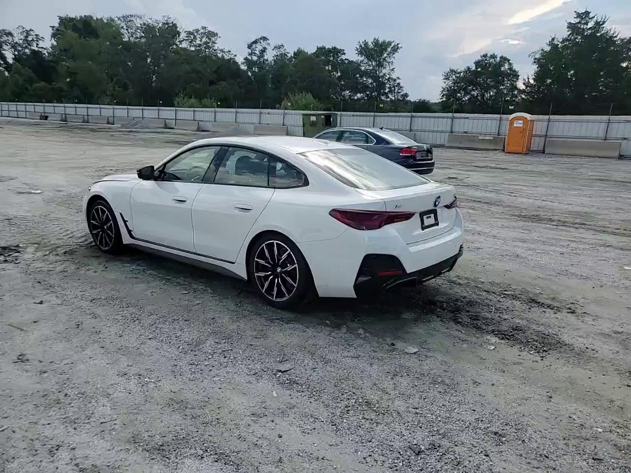 Фото: WBY33HD04SFU09209