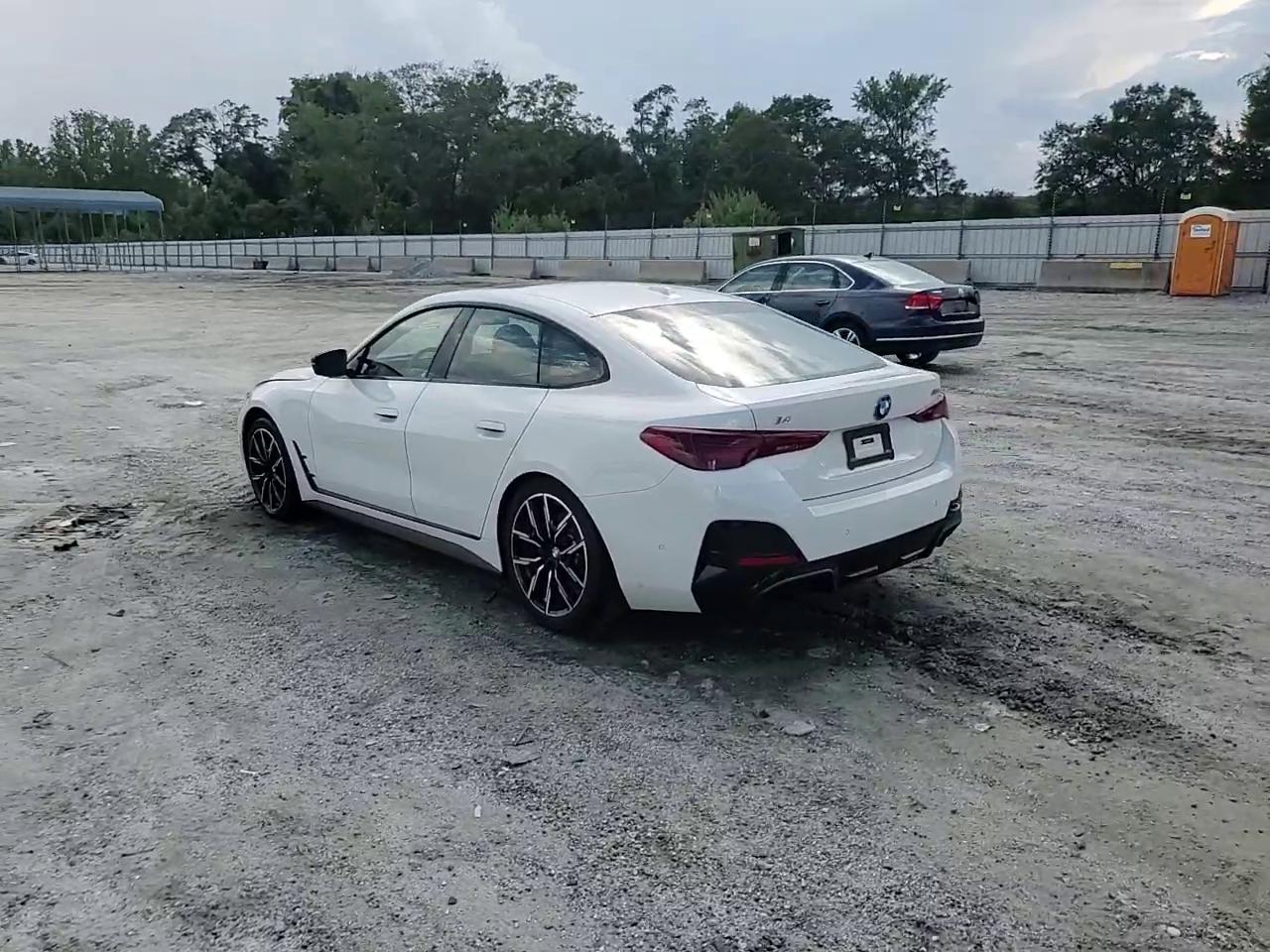 Фото: WBY33HD04SFU09209