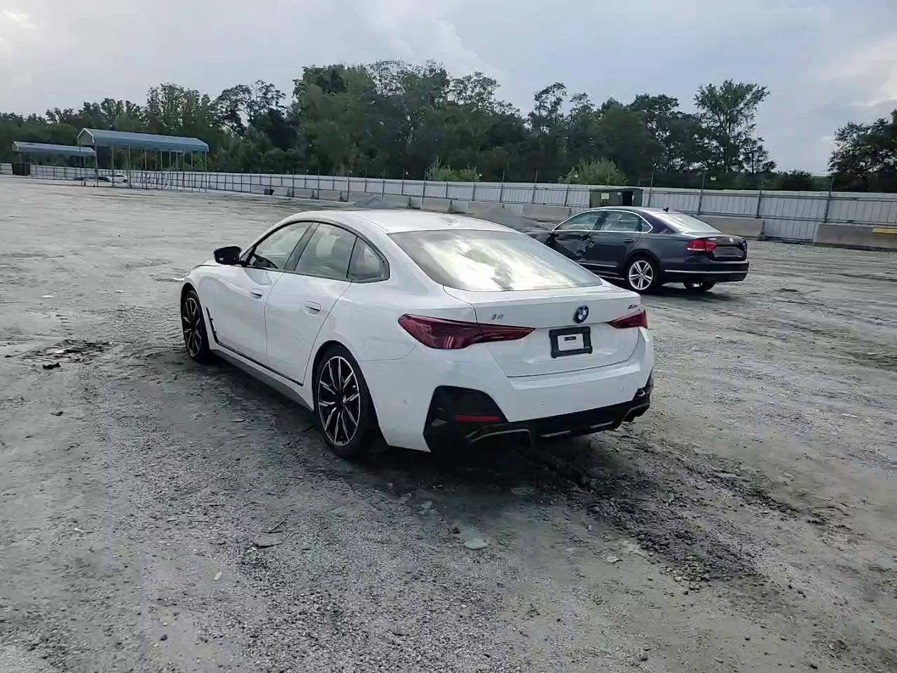 Фото: WBY33HD04SFU09209