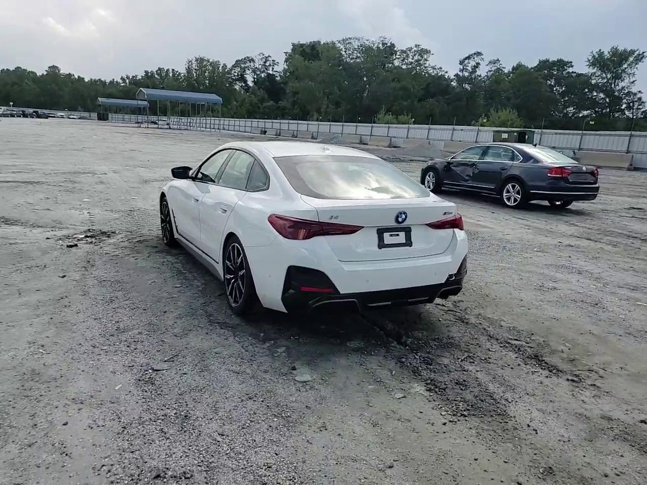 Фото: WBY33HD04SFU09209