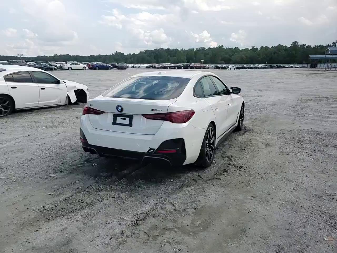 Фото: WBY33HD04SFU09209