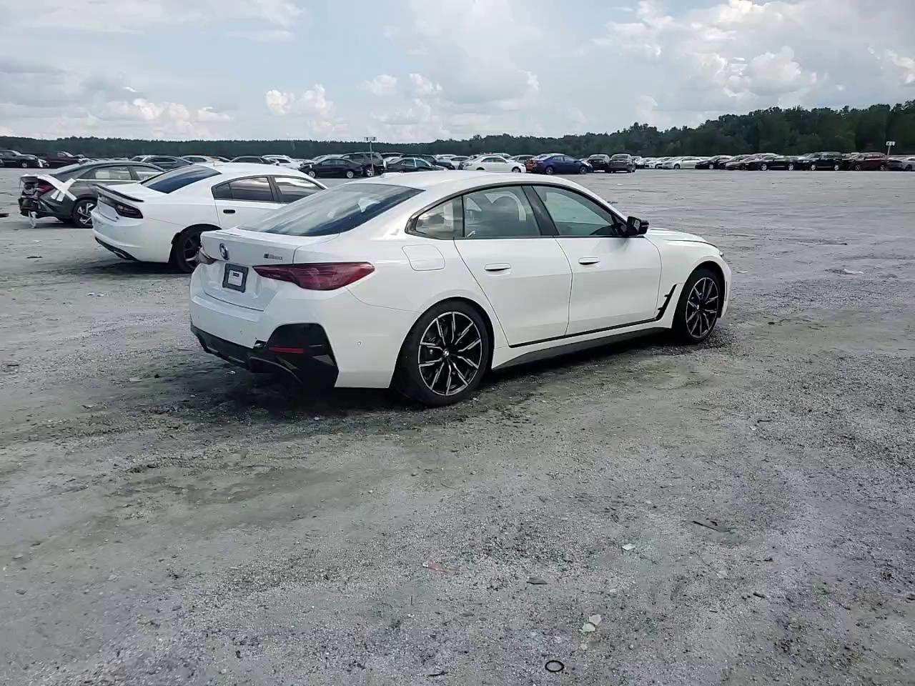 Фото: WBY33HD04SFU09209