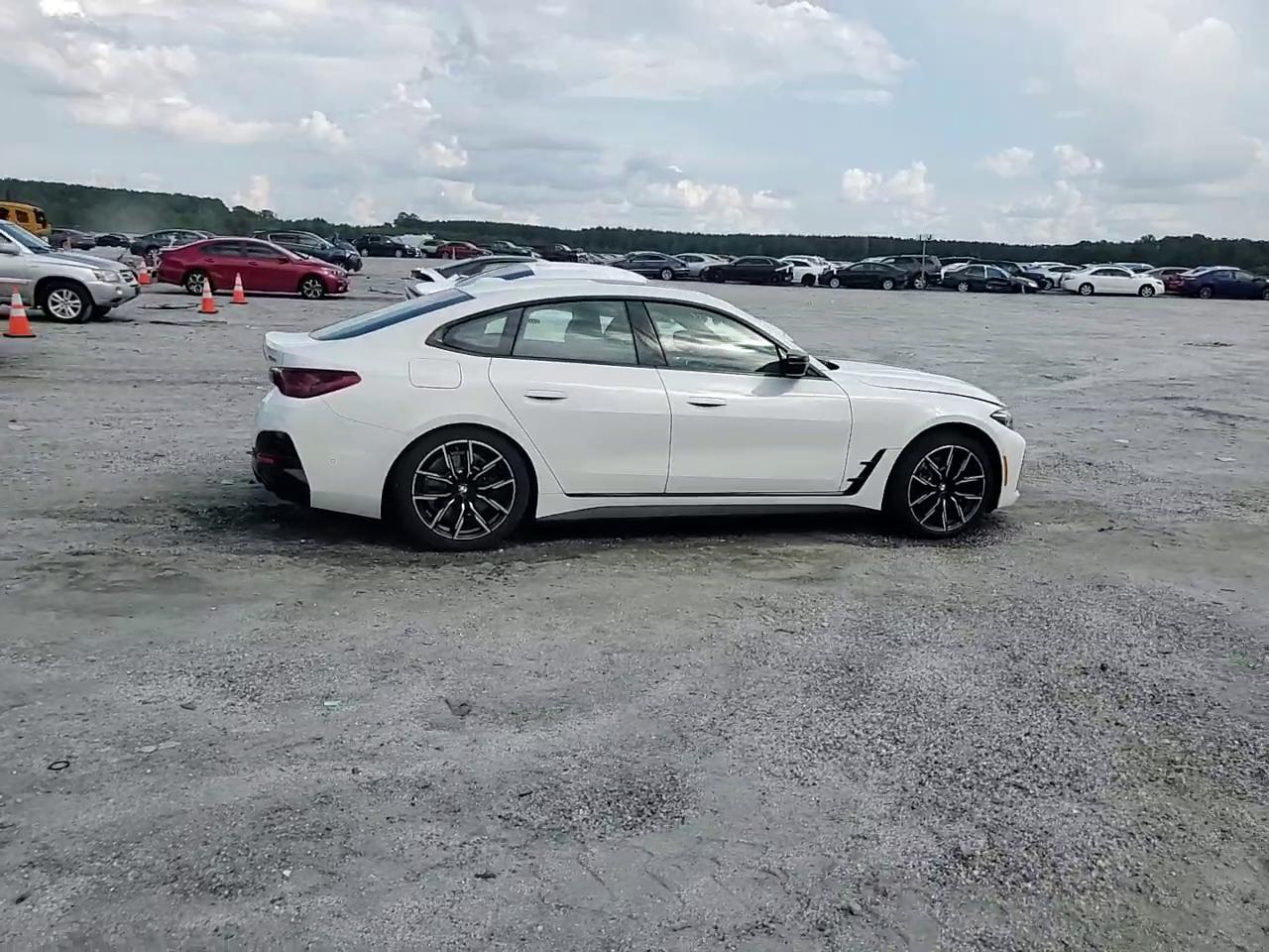 Фото: WBY33HD04SFU09209