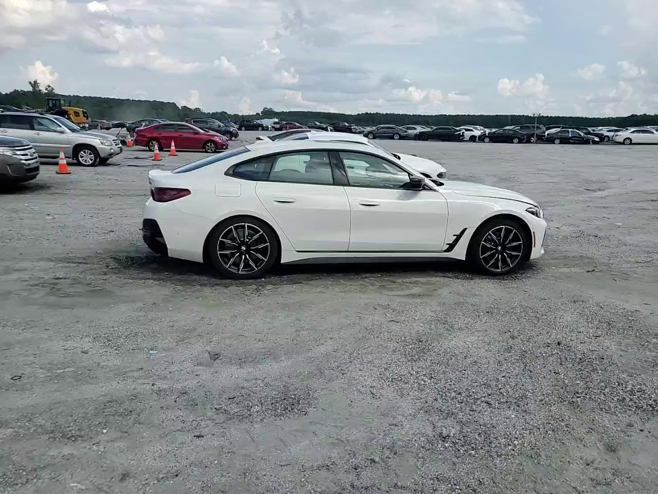 Фото: WBY33HD04SFU09209