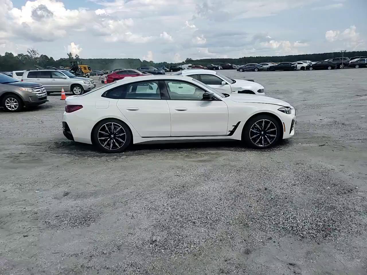 Фото: WBY33HD04SFU09209