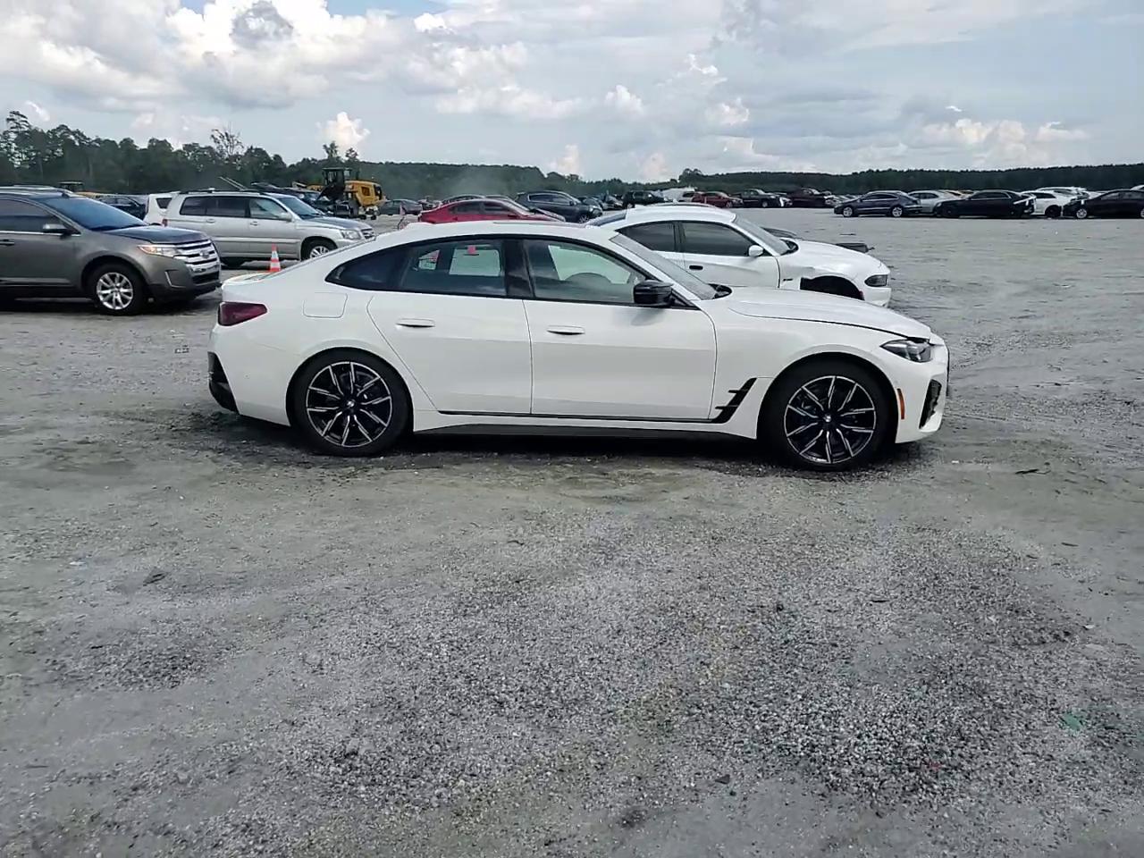 Фото: WBY33HD04SFU09209