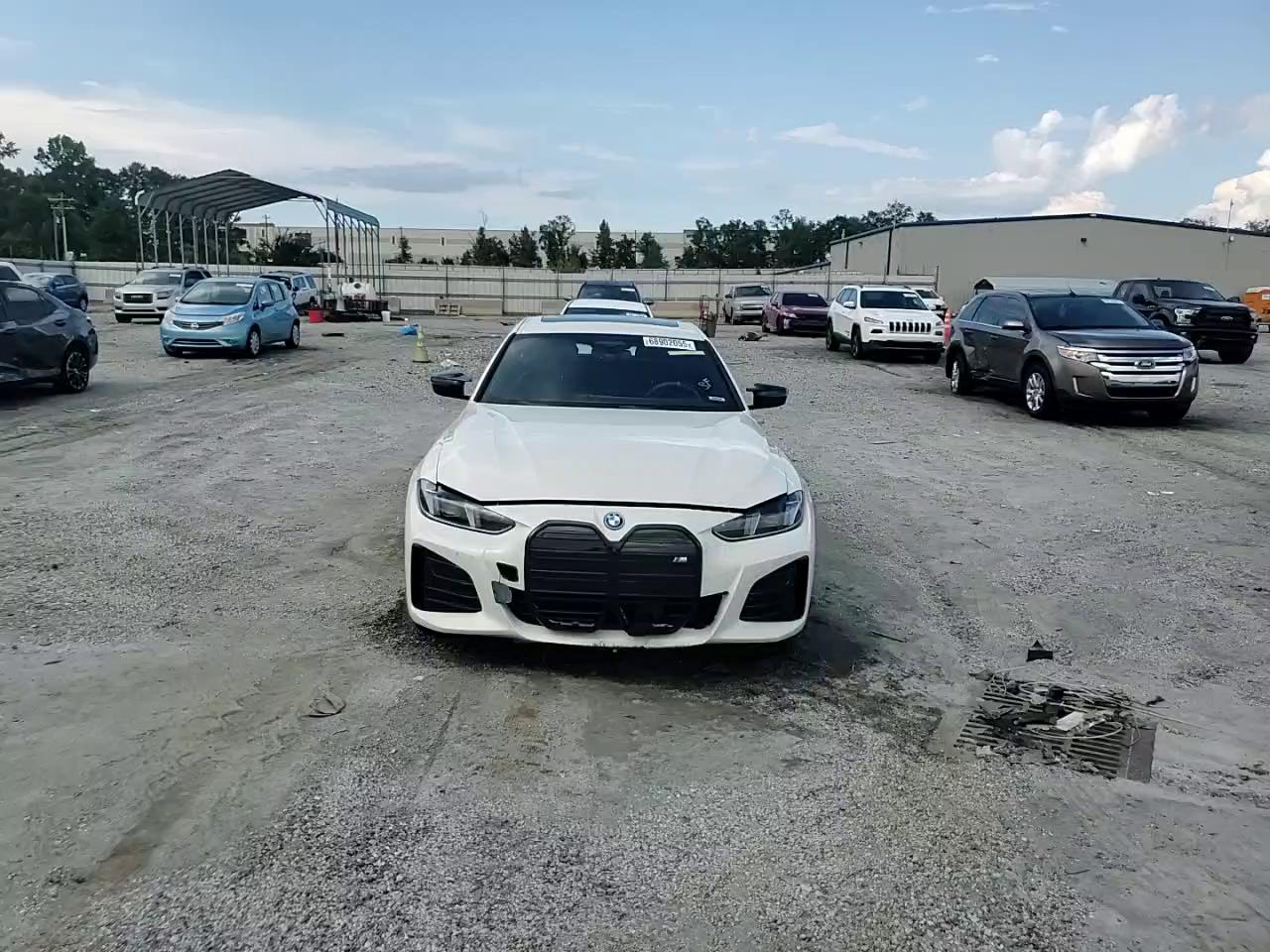 Фото: WBY33HD04SFU09209