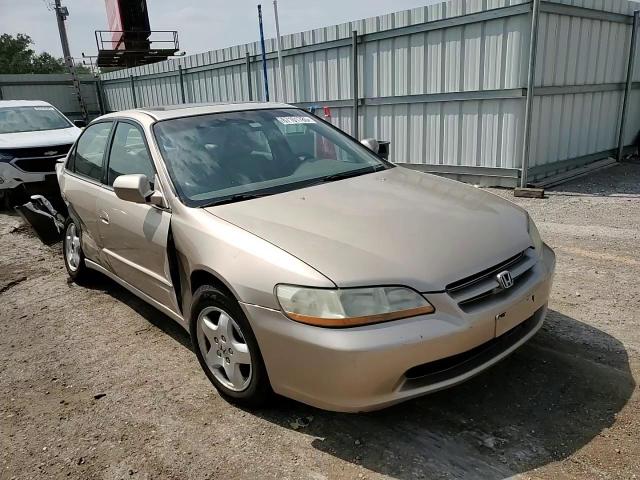 2000 Honda Accord Ex VIN: 1HGCG1653YA030392 Lot: 67101785
