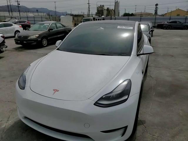 2022 Tesla Model Y VIN: 7SAYGDEE1NF540740 Lot: 70879985
