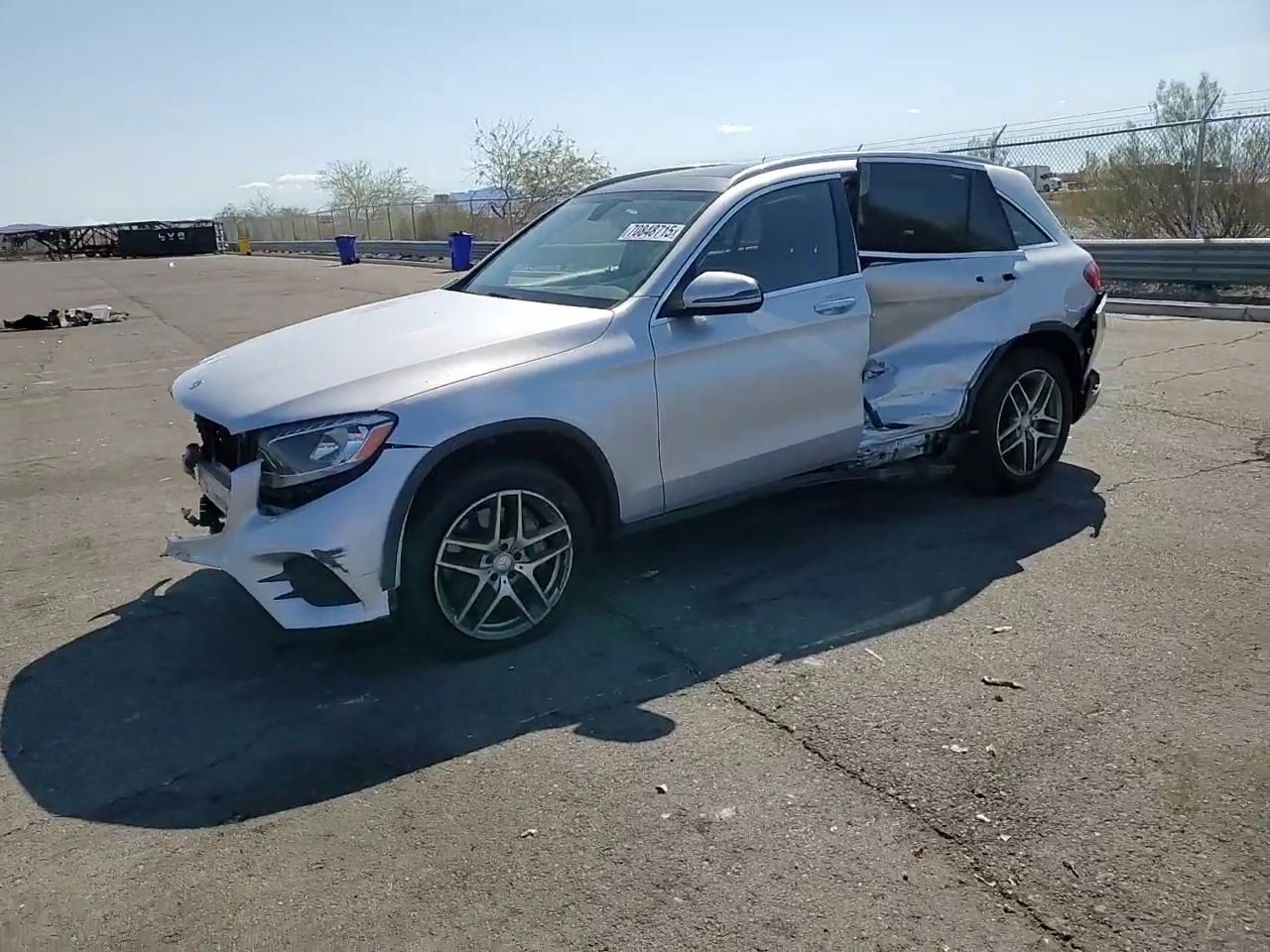 Фото: WDC0G4JB9GF015763