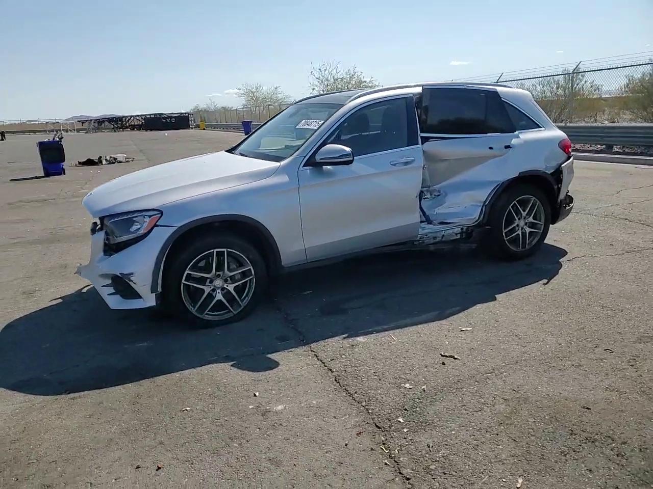 Фото: WDC0G4JB9GF015763