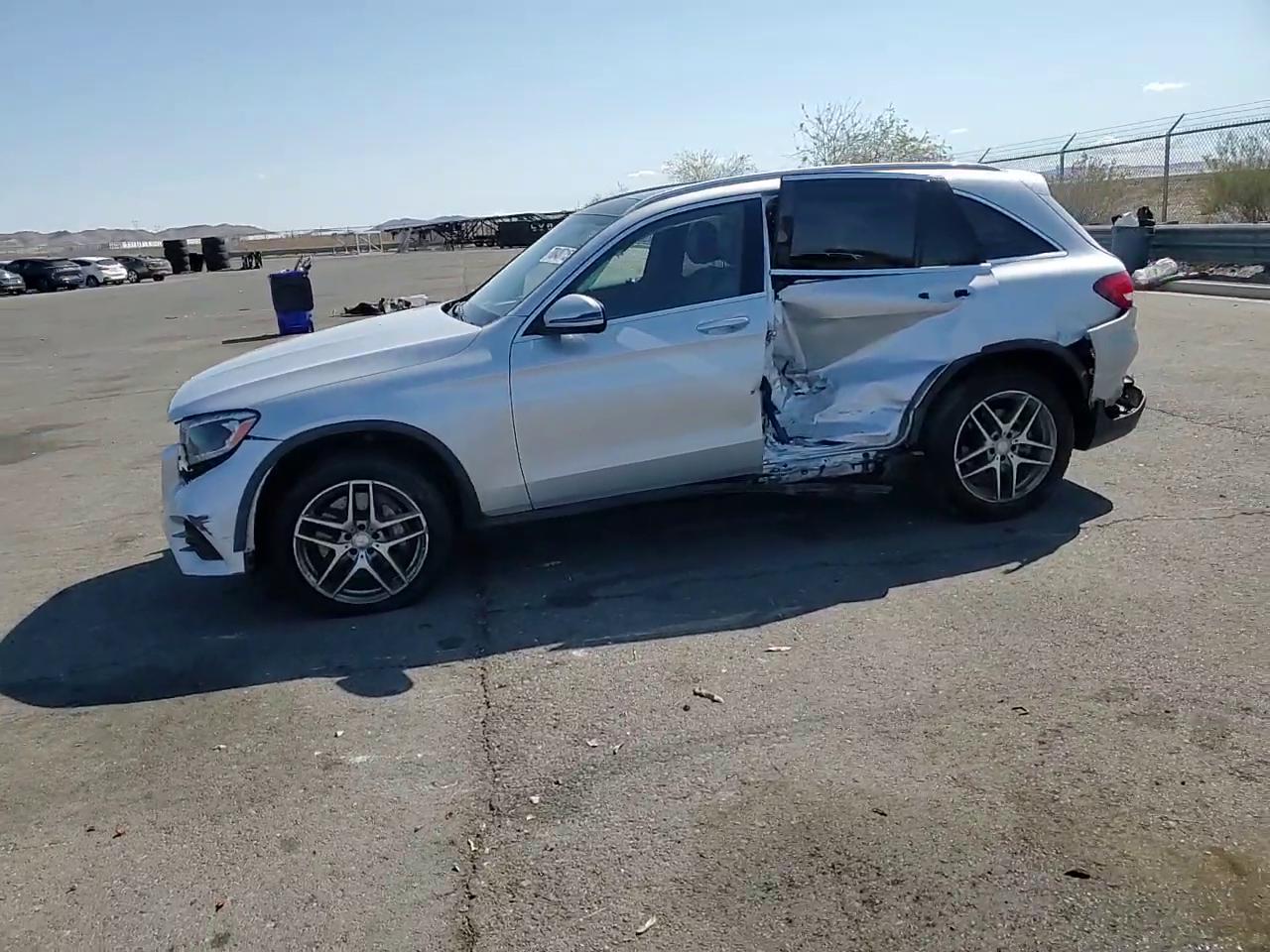 Фото: WDC0G4JB9GF015763