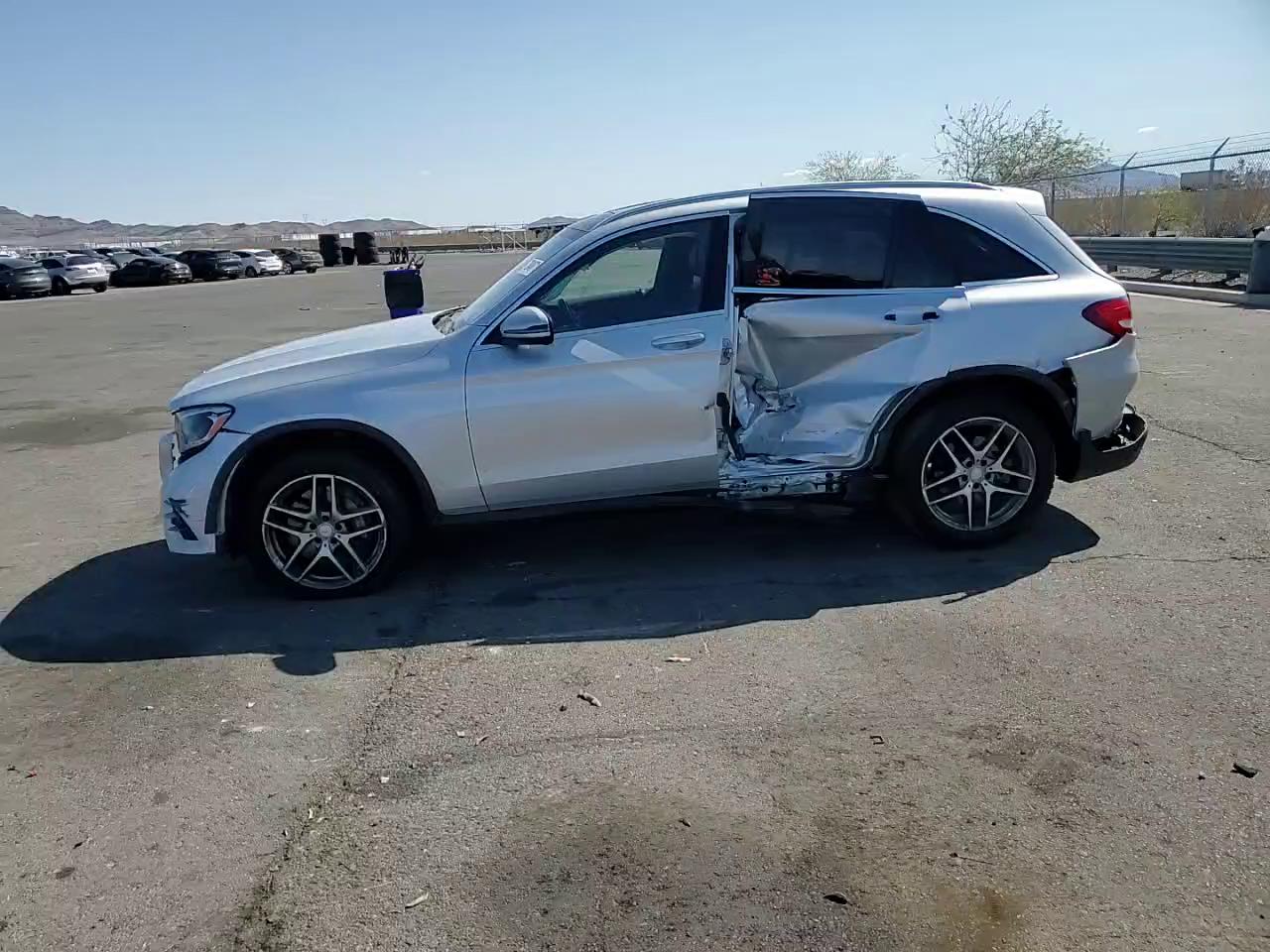 Фото: WDC0G4JB9GF015763