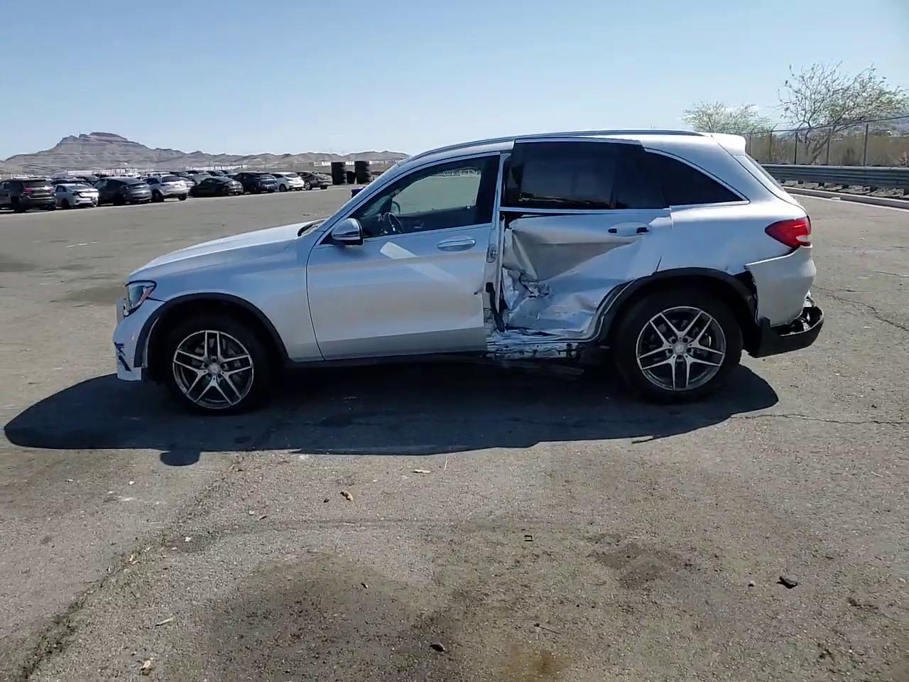 Фото: WDC0G4JB9GF015763