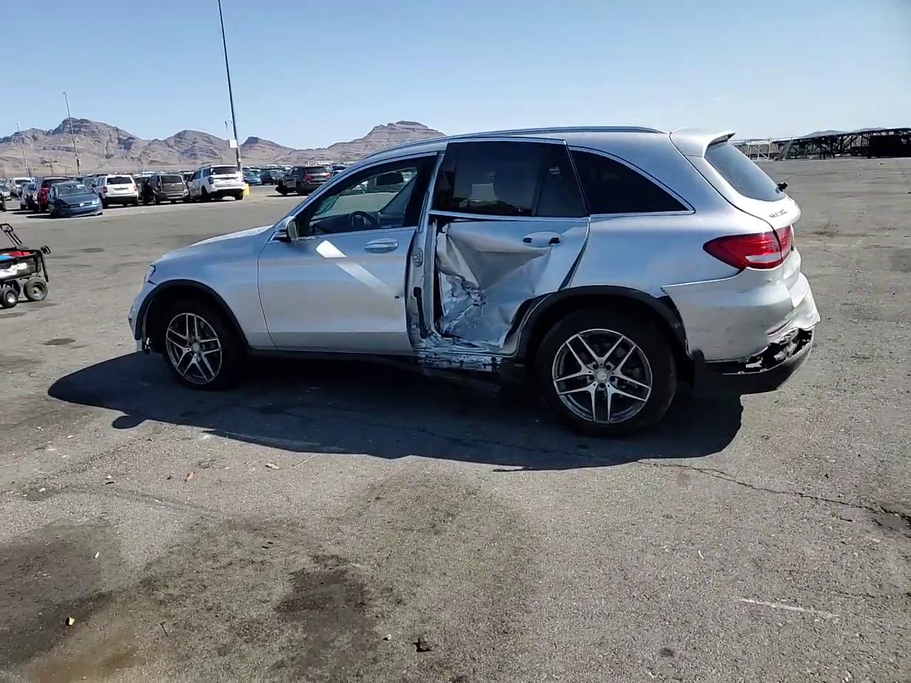 Фото: WDC0G4JB9GF015763