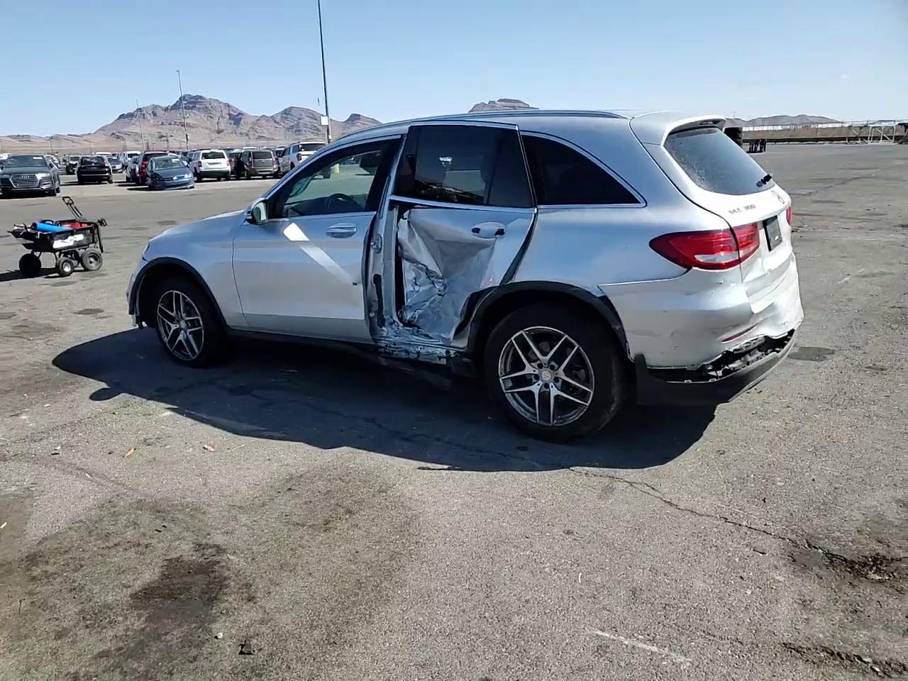 Фото: WDC0G4JB9GF015763