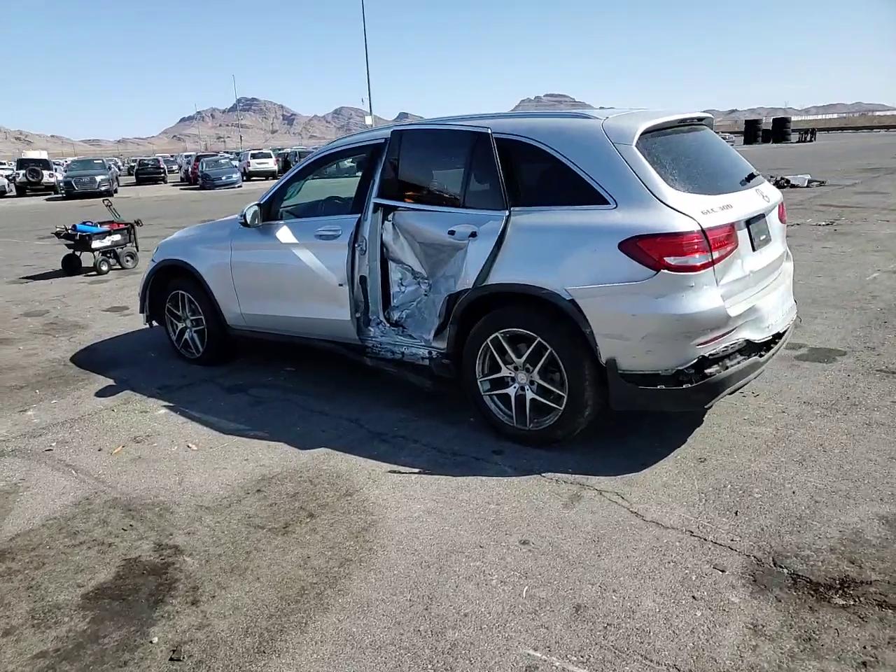 Фото: WDC0G4JB9GF015763