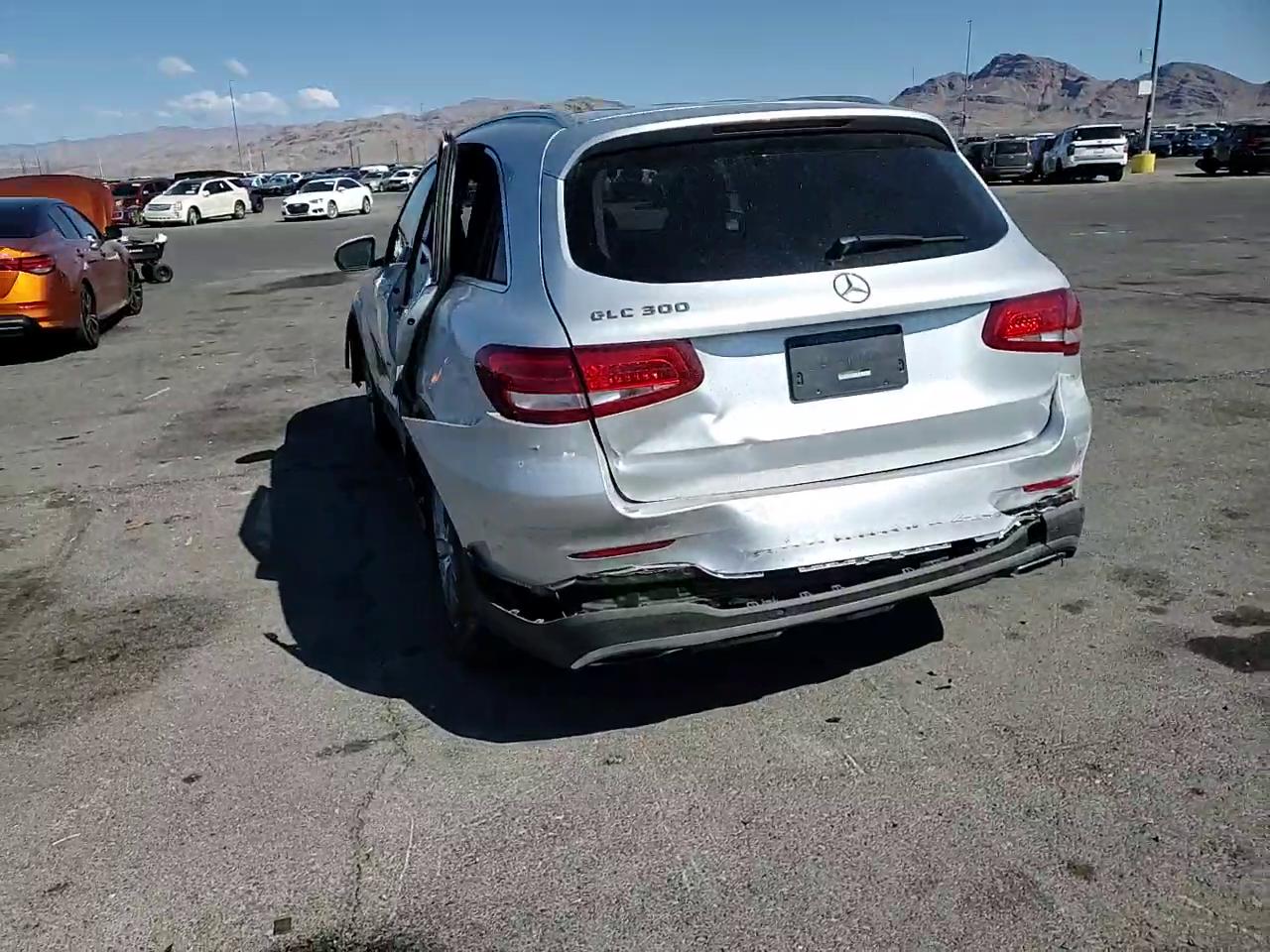 Фото: WDC0G4JB9GF015763