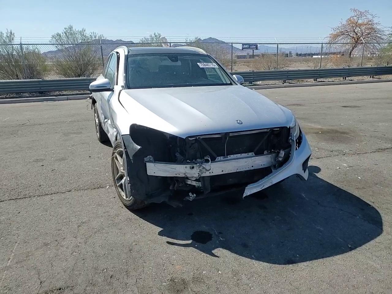 Фото: WDC0G4JB9GF015763