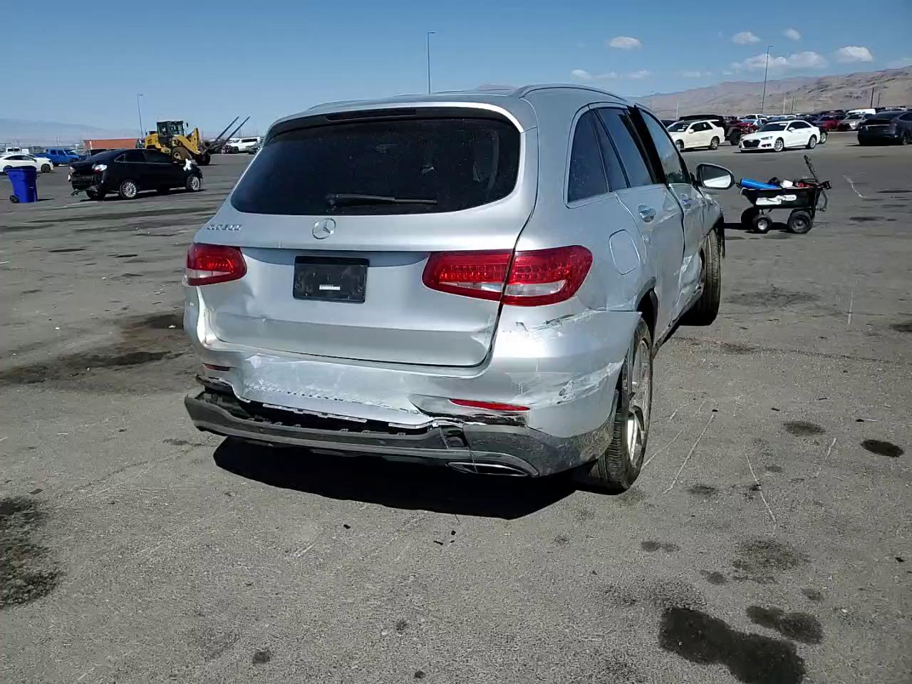 Фото: WDC0G4JB9GF015763