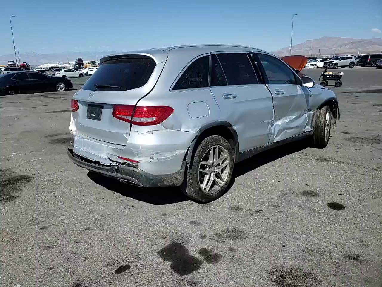 Фото: WDC0G4JB9GF015763