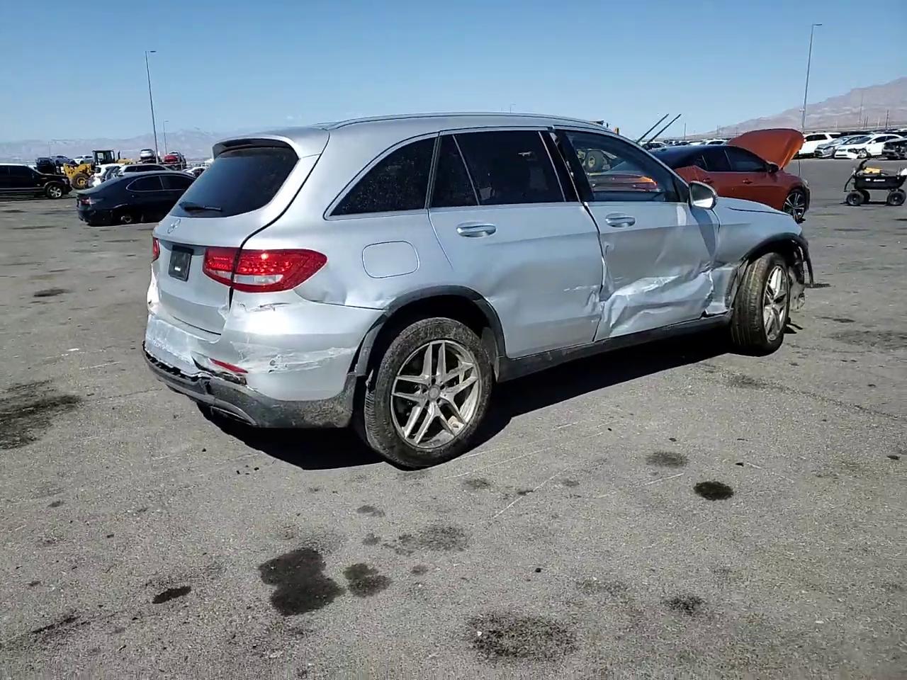 Фото: WDC0G4JB9GF015763