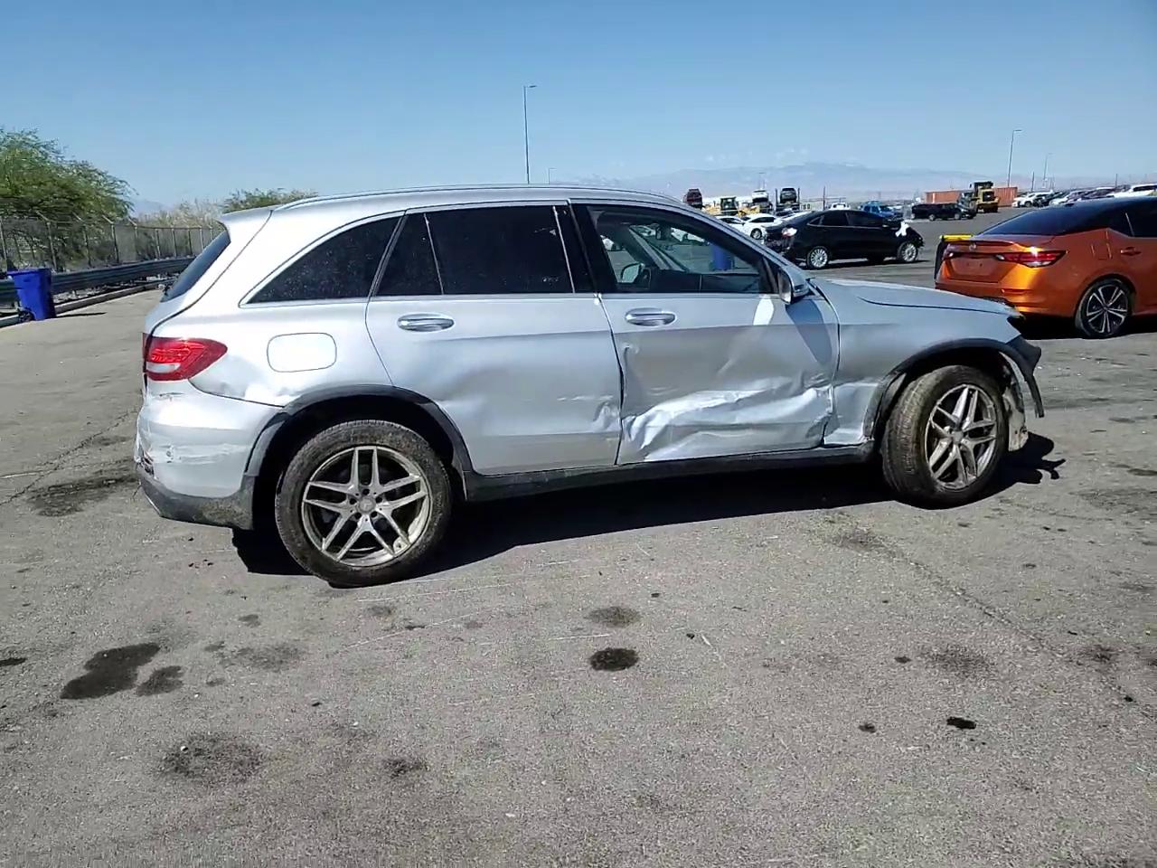 Фото: WDC0G4JB9GF015763