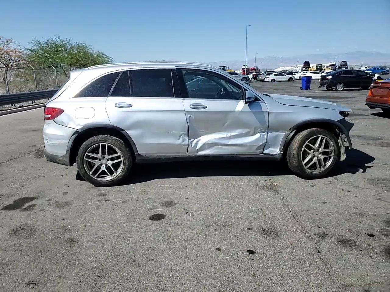 Фото: WDC0G4JB9GF015763