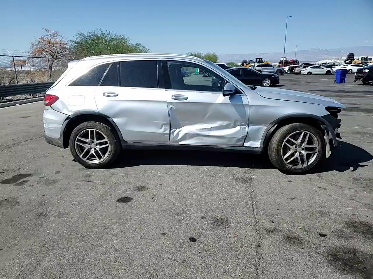 Фото: WDC0G4JB9GF015763