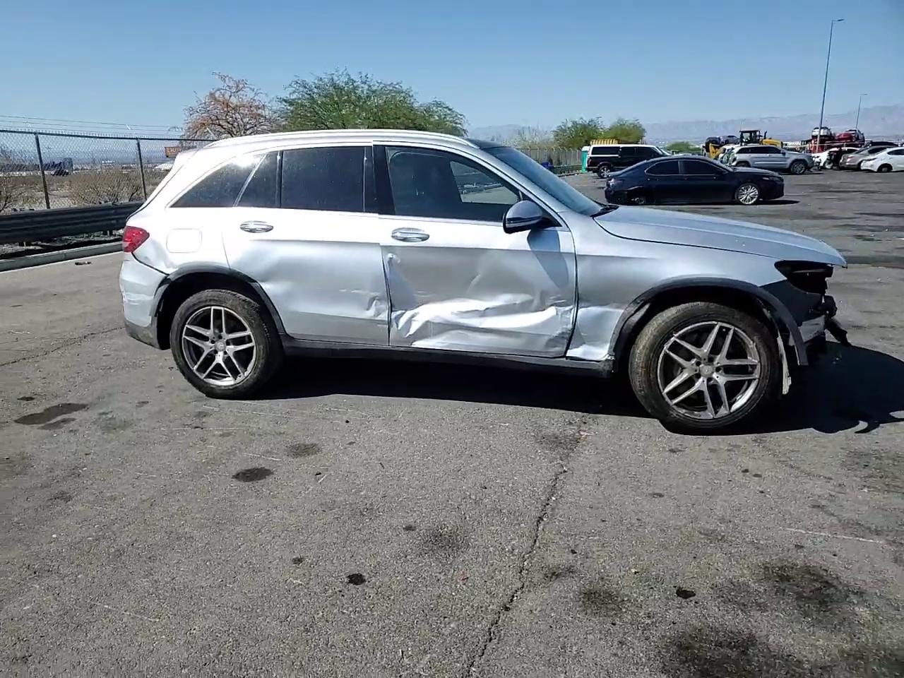 Фото: WDC0G4JB9GF015763