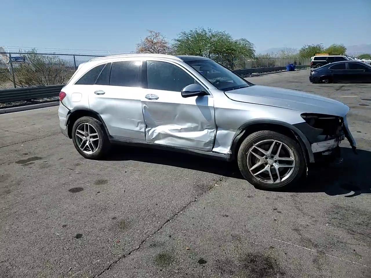 Фото: WDC0G4JB9GF015763