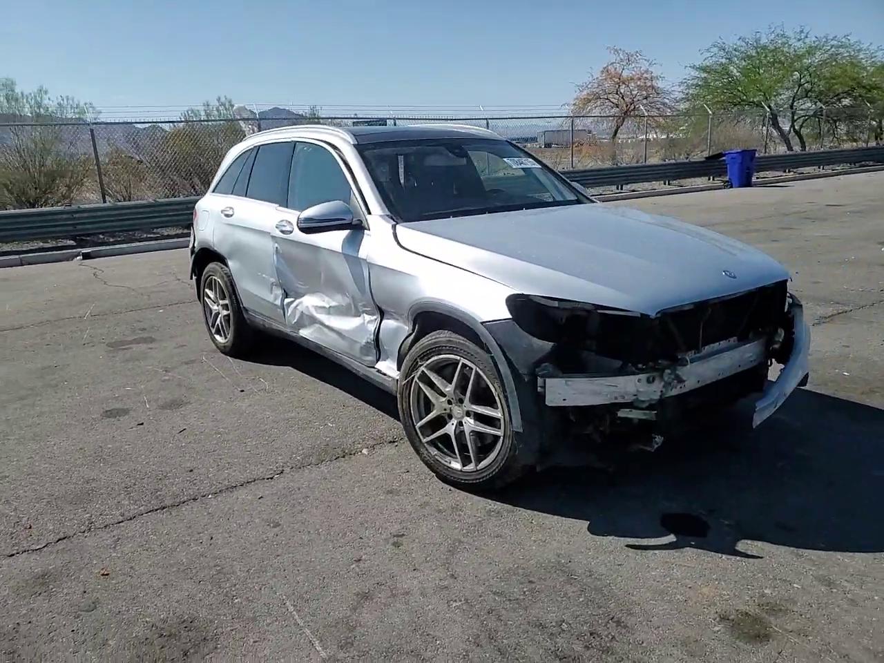 Фото: WDC0G4JB9GF015763