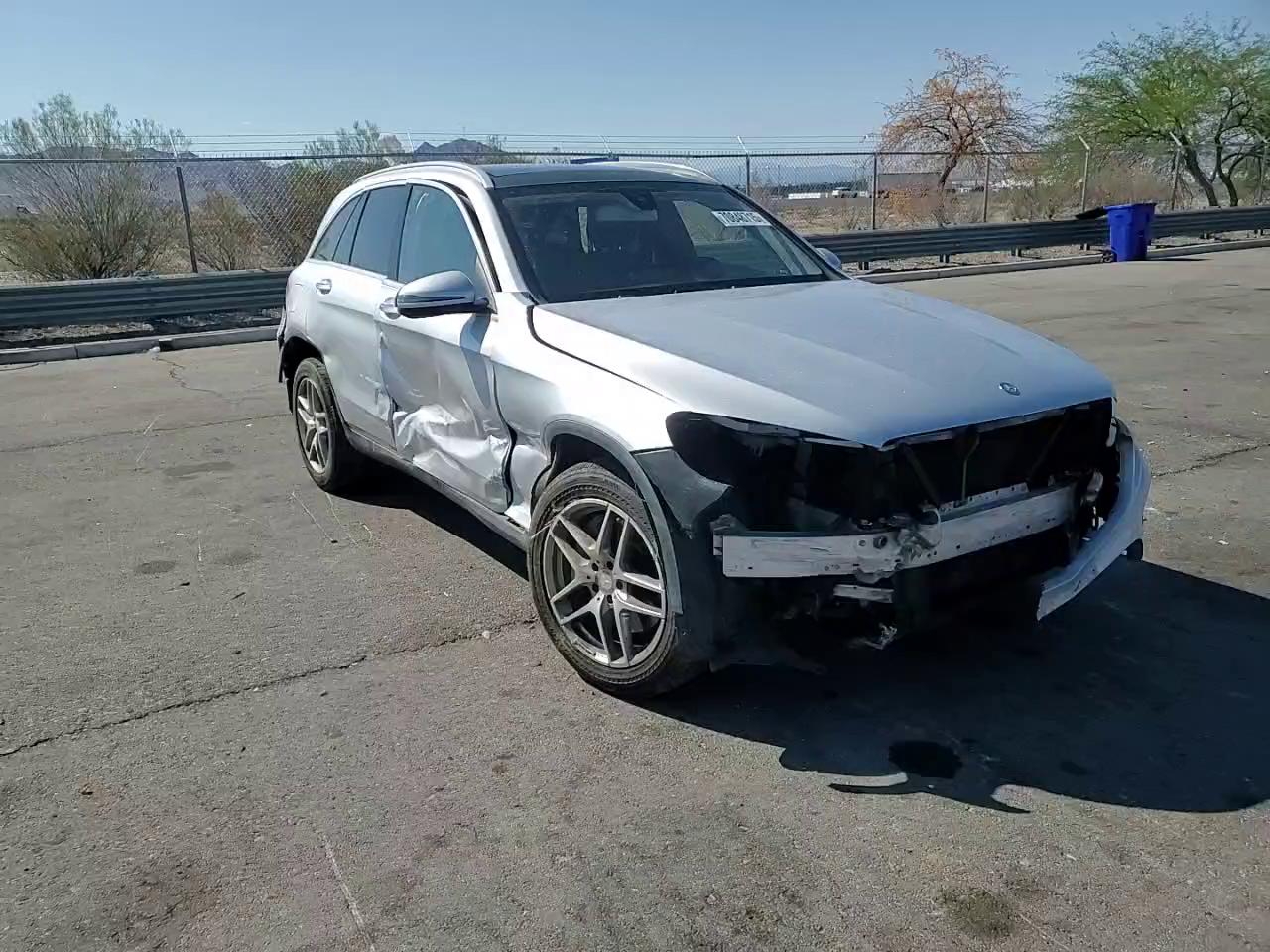 Фото: WDC0G4JB9GF015763