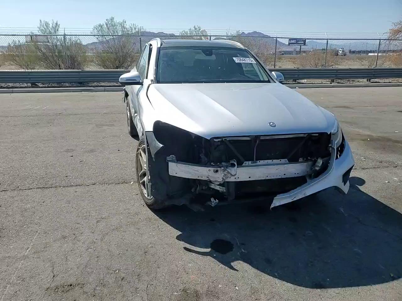 Фото: WDC0G4JB9GF015763