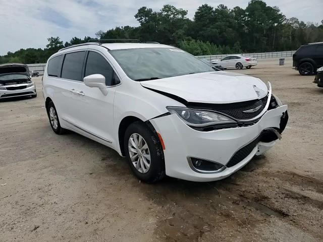 2018 Chrysler Pacifica Touring L VIN: 2C4RC1BG5JR107454 Lot: 70351995