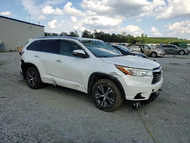 2016 Toyota Highlander Xle VIN: 5TDJKRFH3GS328066 Lot: 70118705