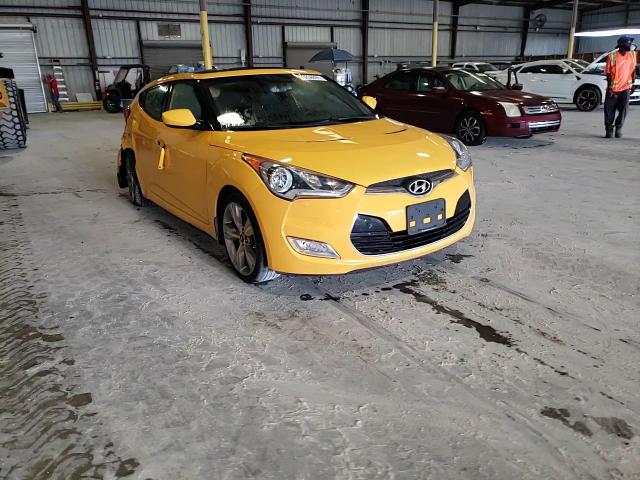 2015 Hyundai Veloster VIN: KMHTC6AD6FU242393 Lot: 70256095