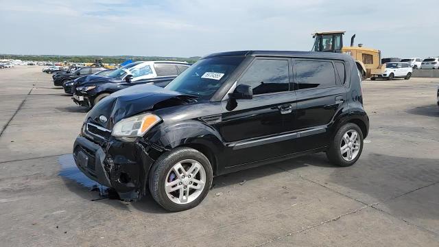 2010 Kia Soul + VIN: KNDJT2A21A7038207 Lot: 69704555