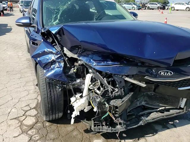 2017 Kia Optima Lx VIN: 5XXGT4L30HG140241 Lot: 70012915