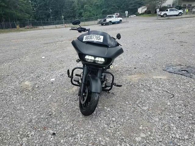 2017 Harley-Davidson Fltrxs Road Glide Special VIN: 1HD1KTC10HB629454 Lot: 68307765