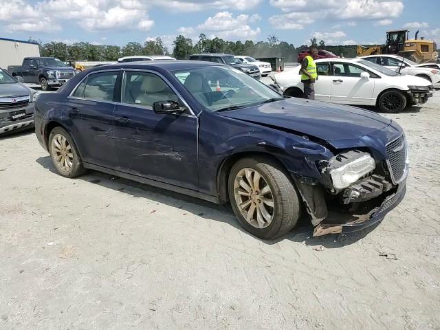 2017 Chrysler 300 Limited VIN: 2C3CCARG8HH577803 Lot: 69835505